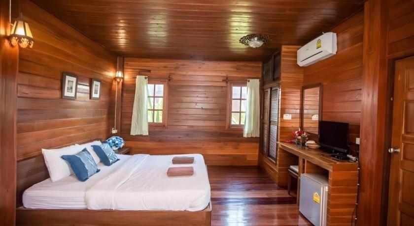 Huan Aumpron Resort Phrae Εξωτερικό φωτογραφία