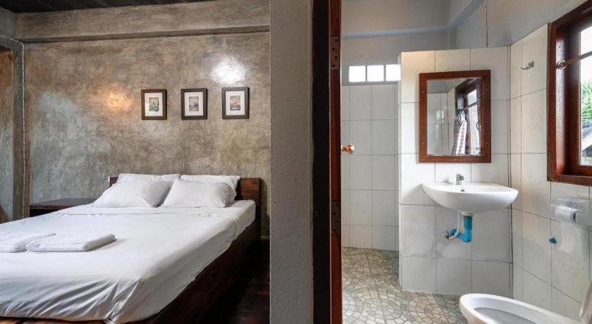 Huan Aumpron Resort Phrae Εξωτερικό φωτογραφία