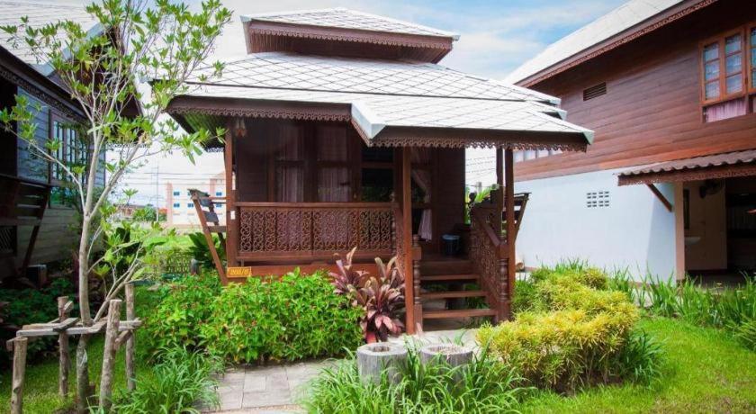 Huan Aumpron Resort Phrae Εξωτερικό φωτογραφία
