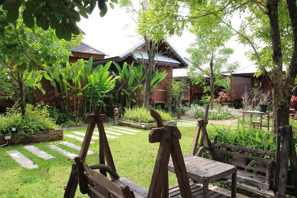 Huan Aumpron Resort Phrae Εξωτερικό φωτογραφία